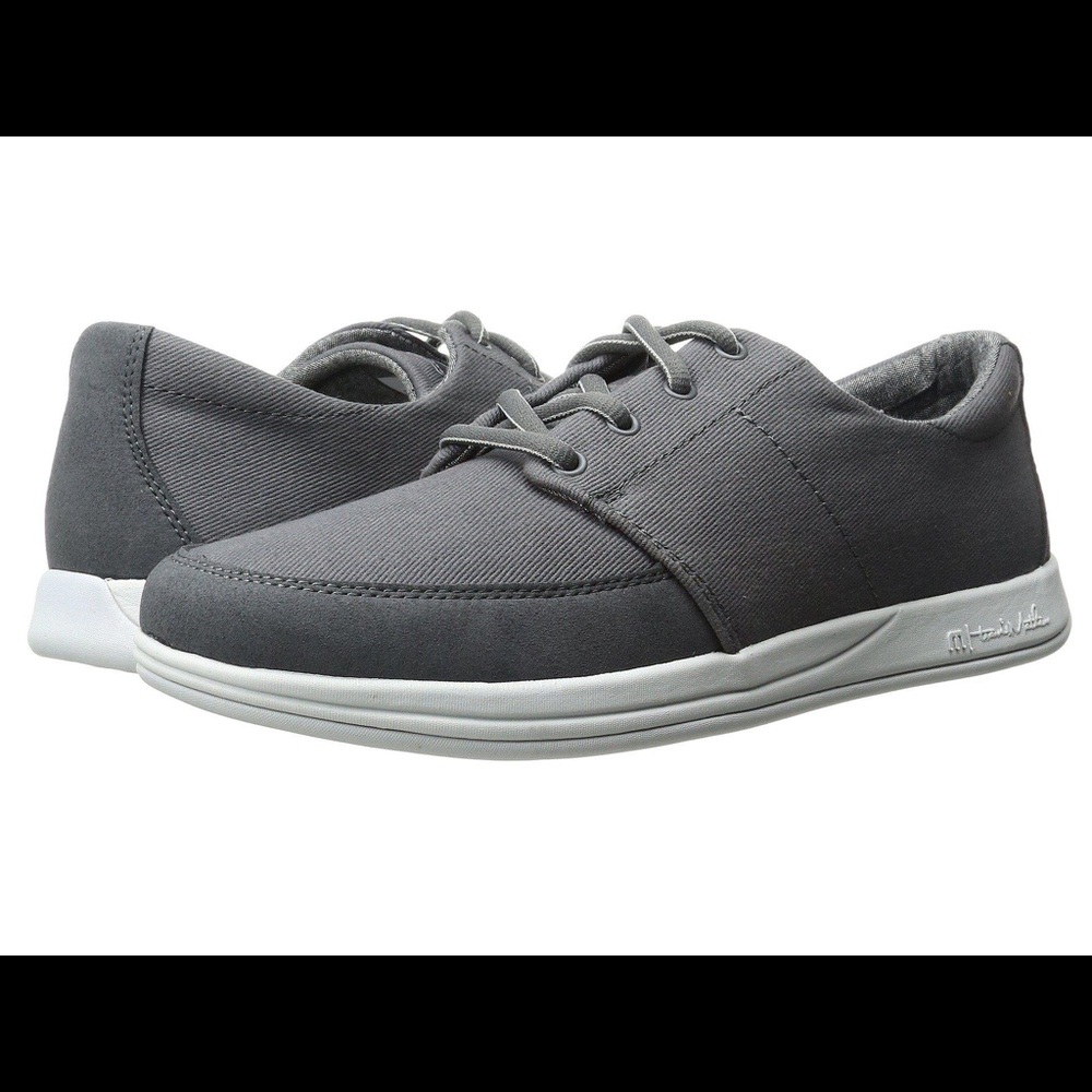 NWT Travis Mathew Gray Burwell shoe